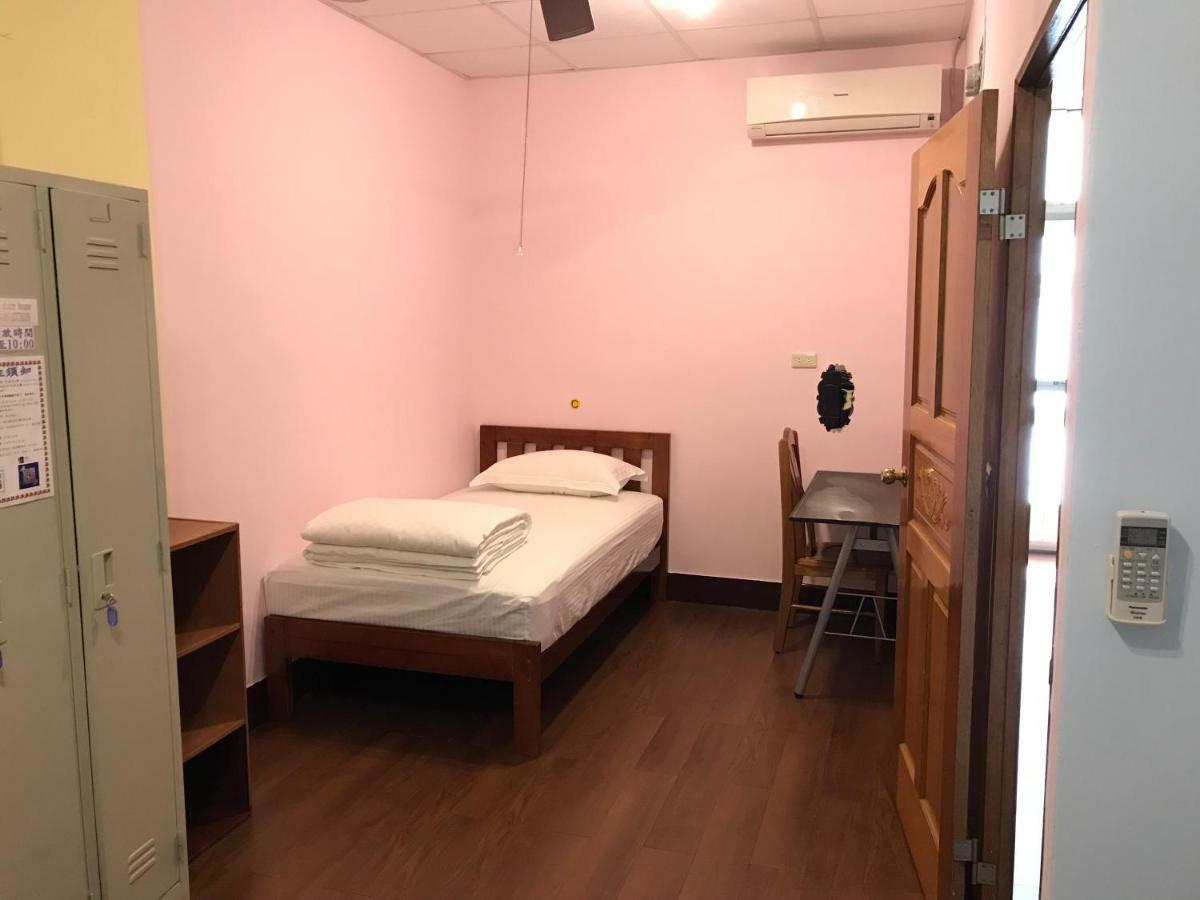 Handy Hostel Хуалянь Экстерьер фото